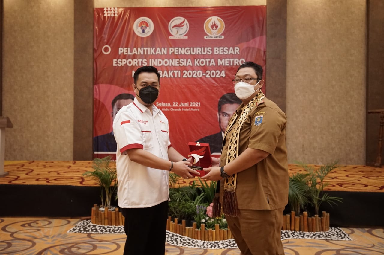 PELANTIKAN PENGURUS ESPORT INDONESIA ( EI ) KOTA METRO